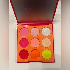 9H Hot for Hue eyeshadow palette